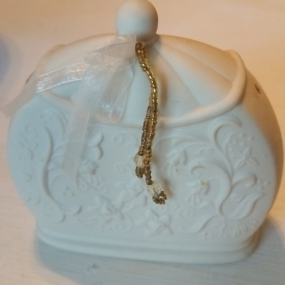 Heart's and Flowers ceramic fragrance diffuser. 89SC3 - Picture 3 of 5